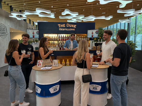 Die mittlere Bar