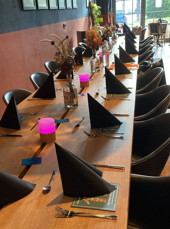 Kulinarische Lesung DINNER WITH FRIENDS am 22.10.2025 & 28.10.2025 THE DUKE Destillerie